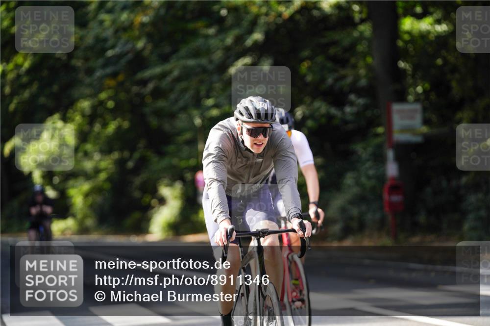14.09.2025 - Stadtparktriathlon Michael Burmester http://msf.ph/oto/8911346 14.09.2025 11:05:56 Radfahren 727, 743, 744, 750, 756, 759, 799, 804, 848, 897 meine-sportfotos.de