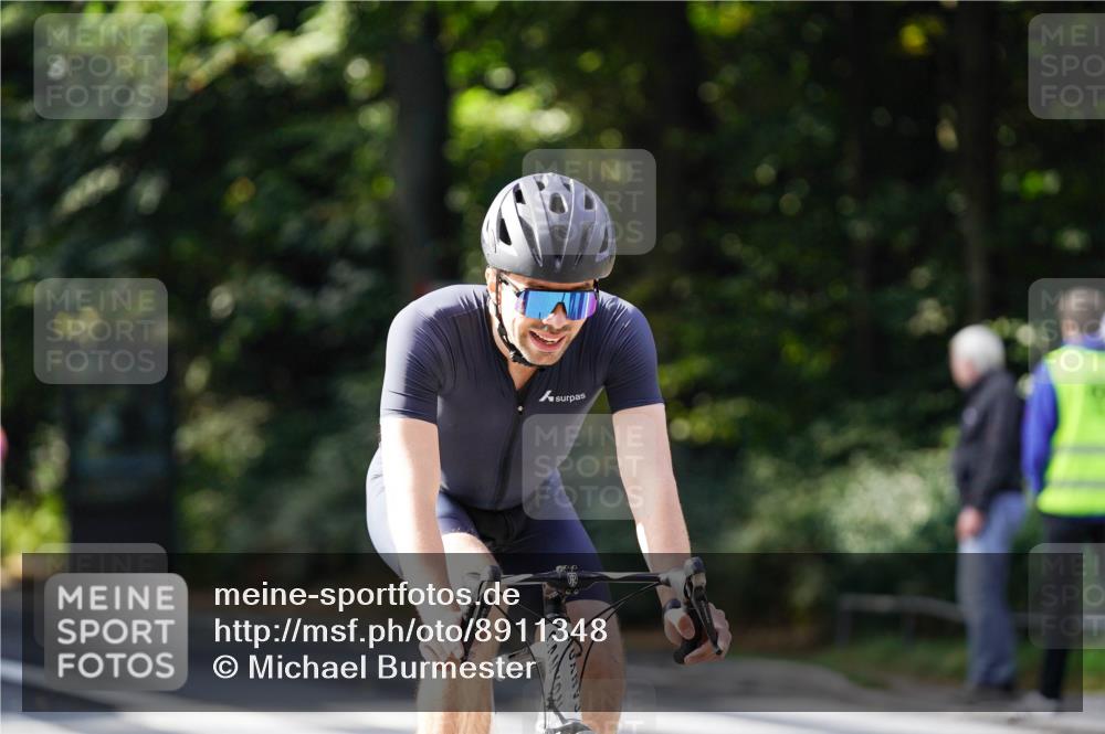 14.09.2025 - Stadtparktriathlon Michael Burmester http://msf.ph/oto/8911348 14.09.2025 11:06:03 Radfahren 679, 743, 848, 897 meine-sportfotos.de