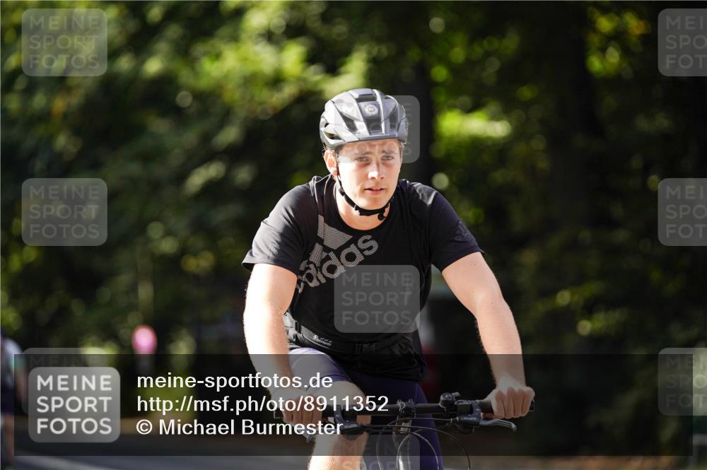 14.09.2025 - Stadtparktriathlon Michael Burmester http://msf.ph/oto/8911352 14.09.2025 11:06:21 Radfahren 791, 800, 873, 889, 917 meine-sportfotos.de
