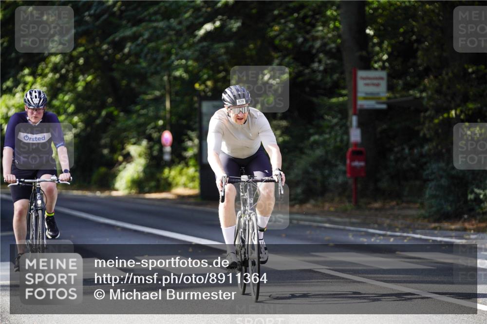 14.09.2025 - Stadtparktriathlon Michael Burmester http://msf.ph/oto/8911364 14.09.2025 11:06:37 Radfahren 748, 777, 816, 820, 862 meine-sportfotos.de