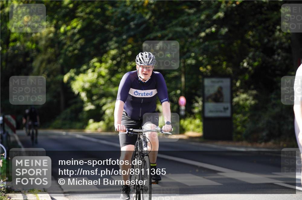 14.09.2025 - Stadtparktriathlon Michael Burmester http://msf.ph/oto/8911365 14.09.2025 11:06:38 Radfahren 748, 777, 816, 820, 862 meine-sportfotos.de