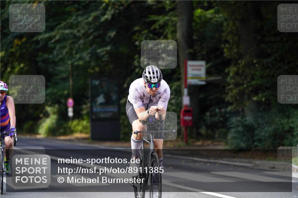 14.09.2025 - Stadtparktriathlon Michael Burmester http://msf.ph/oto/8911385 14.09.2025 11:07:13 Radfahren 739, 785, 825, 838, 865, 886, 920 meine-sportfotos.de