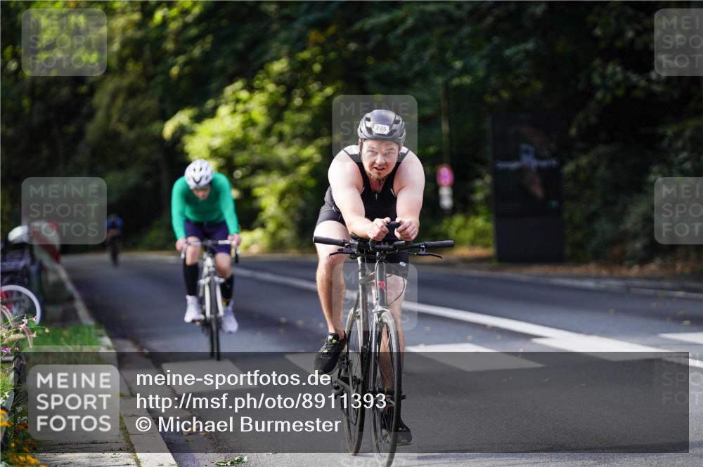 14.09.2025 - Stadtparktriathlon Michael Burmester http://msf.ph/oto/8911393 14.09.2025 11:07:18 Radfahren 739, 785, 825, 838, 865, 886 meine-sportfotos.de