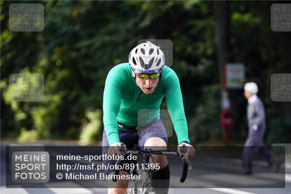 14.09.2025 - Stadtparktriathlon Michael Burmester http://msf.ph/oto/8911395 14.09.2025 11:07:20 Radfahren 739, 785, 838, 871, 886 meine-sportfotos.de