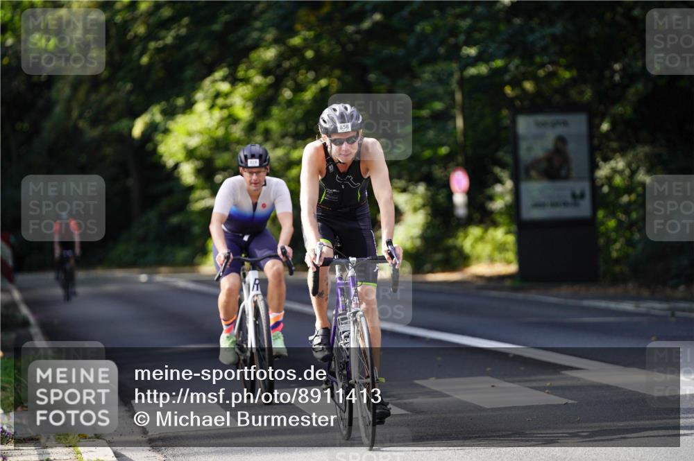 14.09.2025 - Stadtparktriathlon Michael Burmester http://msf.ph/oto/8911413 14.09.2025 11:07:58 Radfahren 829, 847, 858, 894, 921 meine-sportfotos.de