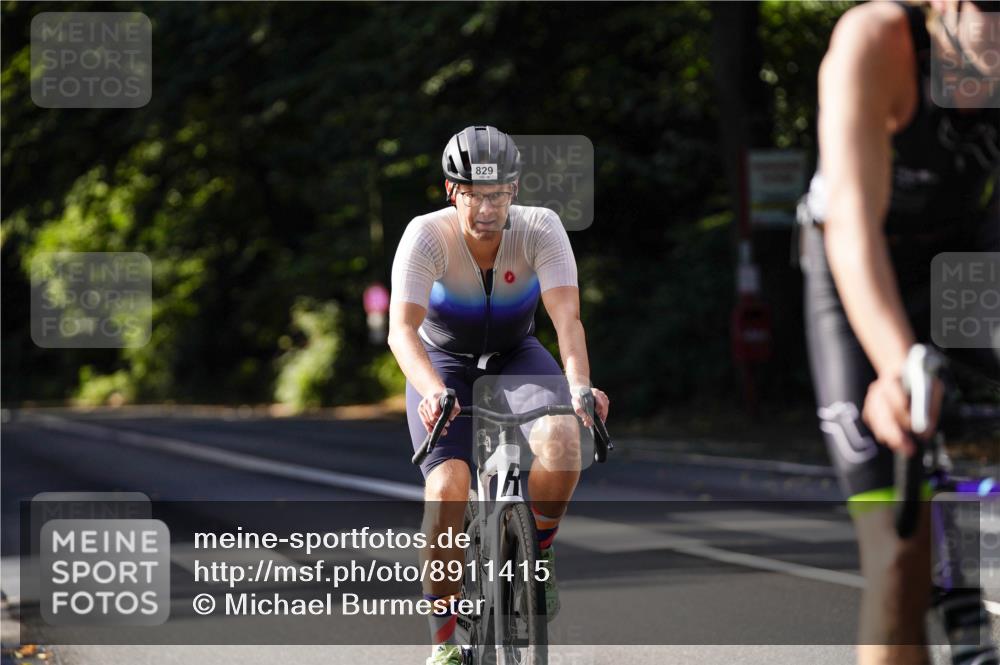 14.09.2025 - Stadtparktriathlon Michael Burmester http://msf.ph/oto/8911415 14.09.2025 11:07:59 Radfahren 829, 847, 858, 894, 921 meine-sportfotos.de