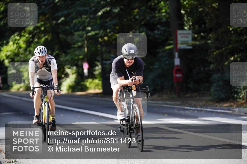14.09.2025 - Stadtparktriathlon Michael Burmester http://msf.ph/oto/8911423 14.09.2025 11:08:15 Radfahren 728, 730, 758, 878, 892, 915, 918 meine-sportfotos.de