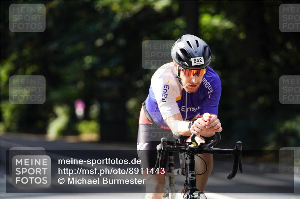 14.09.2025 - Stadtparktriathlon Michael Burmester http://msf.ph/oto/8911443 14.09.2025 11:08:44 Radfahren 766, 842, 880, 895 meine-sportfotos.de