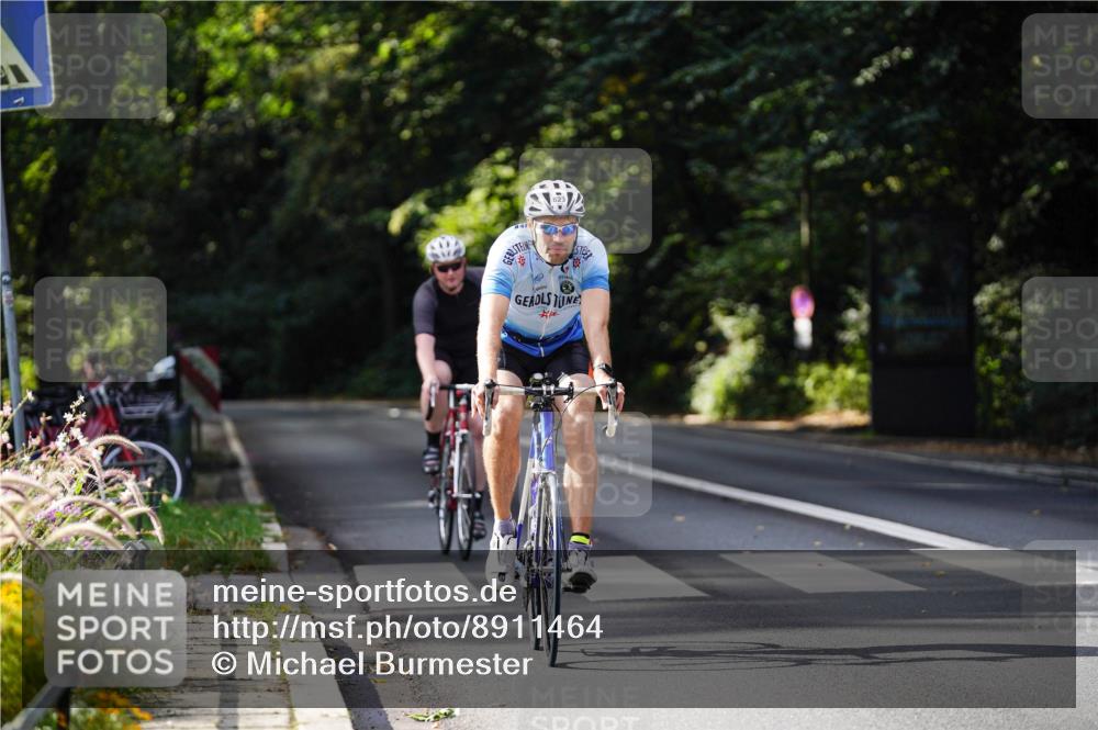 14.09.2025 - Stadtparktriathlon Michael Burmester http://msf.ph/oto/8911464 14.09.2025 11:09:15 Radfahren 805, 823 meine-sportfotos.de