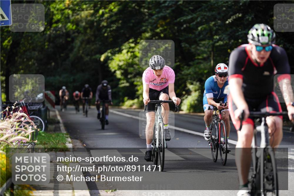 14.09.2025 - Stadtparktriathlon Michael Burmester http://msf.ph/oto/8911471 14.09.2025 11:09:30 Radfahren 729, 736, 780, 815, 851, 900 meine-sportfotos.de