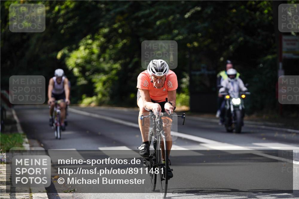 14.09.2025 - Stadtparktriathlon Michael Burmester http://msf.ph/oto/8911481 14.09.2025 11:09:37 Radfahren 724, 729, 780, 790, 831, 900 meine-sportfotos.de