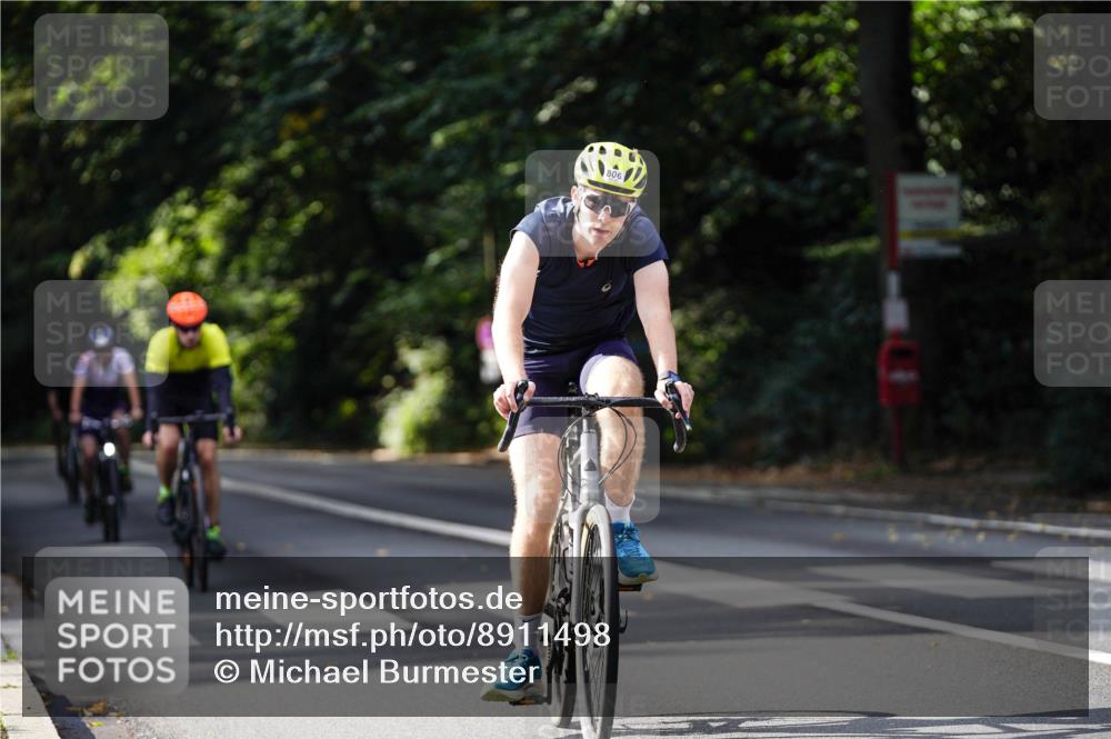 14.09.2025 - Stadtparktriathlon Michael Burmester http://msf.ph/oto/8911498 14.09.2025 11:10:12 Radfahren 762, 797, 806, 868, 877 meine-sportfotos.de