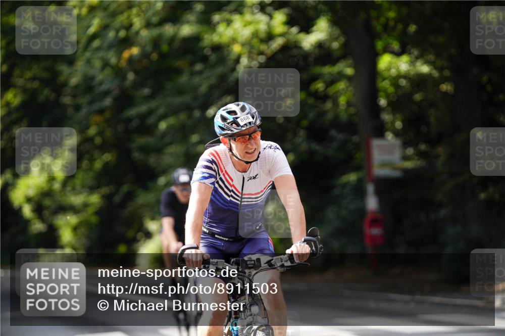 14.09.2025 - Stadtparktriathlon Michael Burmester http://msf.ph/oto/8911503 14.09.2025 11:10:16 Radfahren 732, 762, 806, 868, 877 meine-sportfotos.de