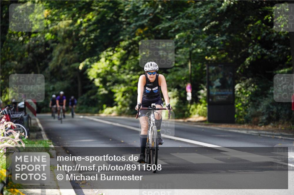 14.09.2025 - Stadtparktriathlon Michael Burmester http://msf.ph/oto/8911508 14.09.2025 11:10:40 Radfahren 643, 916 meine-sportfotos.de