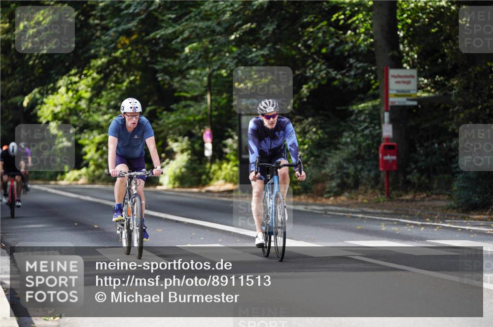 14.09.2025 - Stadtparktriathlon Michael Burmester http://msf.ph/oto/8911513 14.09.2025 11:10:49 Radfahren 760, 761, 786, 854, 890, 909, 916 meine-sportfotos.de