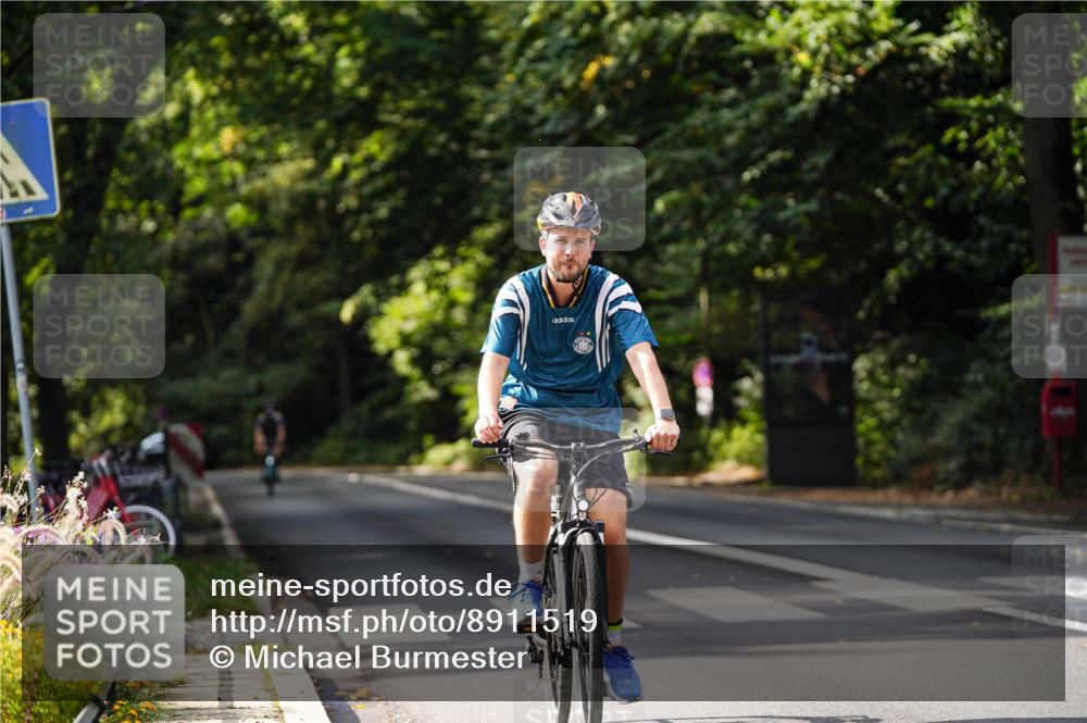 14.09.2025 - Stadtparktriathlon Michael Burmester http://msf.ph/oto/8911519 14.09.2025 11:10:59 Radfahren 760, 772, 781, 786, 890 meine-sportfotos.de