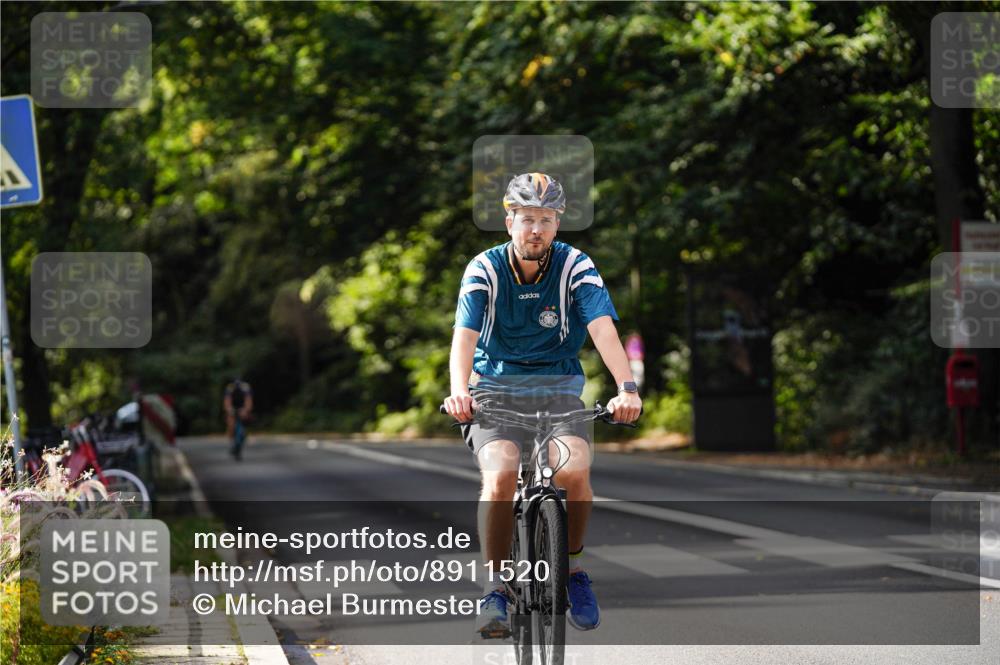 14.09.2025 - Stadtparktriathlon Michael Burmester http://msf.ph/oto/8911520 14.09.2025 11:10:59 Radfahren 760, 772, 781, 786, 890 meine-sportfotos.de