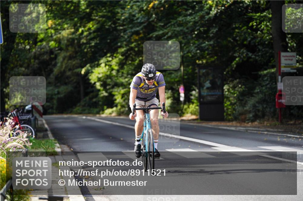 14.09.2025 - Stadtparktriathlon Michael Burmester http://msf.ph/oto/8911521 14.09.2025 11:11:06 Radfahren 781 meine-sportfotos.de