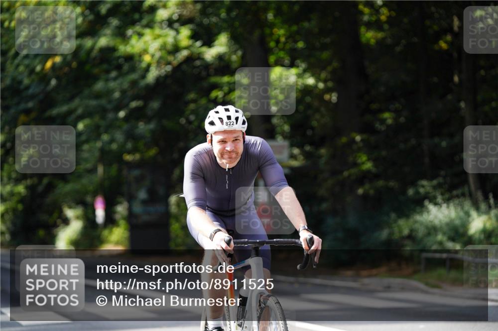 14.09.2025 - Stadtparktriathlon Michael Burmester http://msf.ph/oto/8911525 14.09.2025 11:11:35 Radfahren 740, 792, 822, 911, 914 meine-sportfotos.de