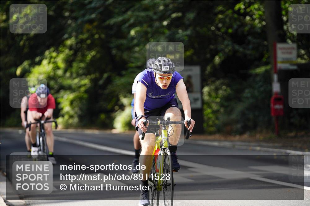 14.09.2025 - Stadtparktriathlon Michael Burmester http://msf.ph/oto/8911528 14.09.2025 11:11:40 Radfahren 740, 792, 822, 911, 914 meine-sportfotos.de