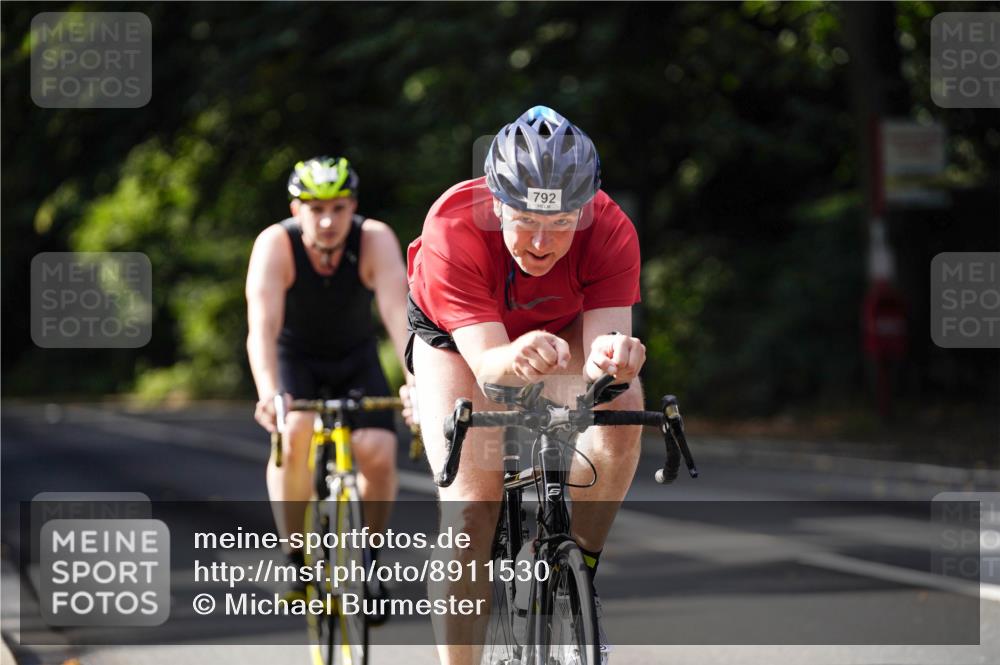 14.09.2025 - Stadtparktriathlon Michael Burmester http://msf.ph/oto/8911530 14.09.2025 11:11:42 Radfahren 740, 792, 911, 914 meine-sportfotos.de