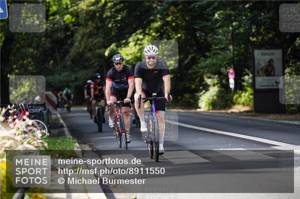 14.09.2025 - Stadtparktriathlon Michael Burmester http://msf.ph/oto/8911550 14.09.2025 11:12:12 Radfahren 734, 774, 801, 803, 835, 905 meine-sportfotos.de