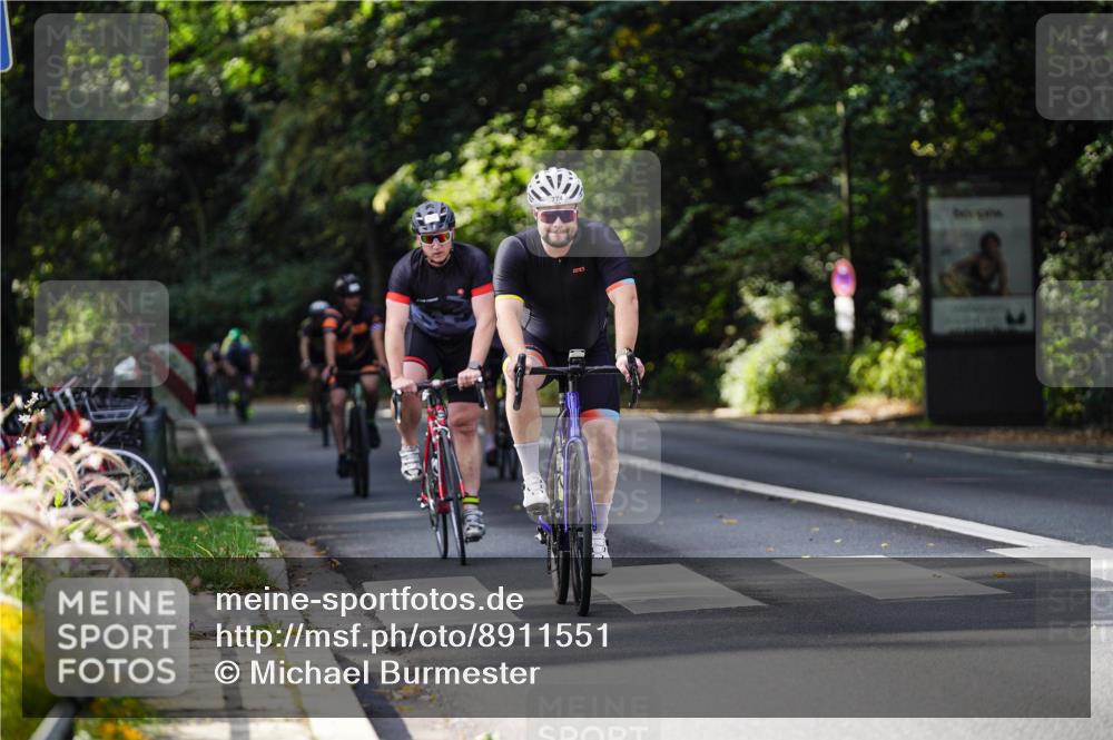 14.09.2025 - Stadtparktriathlon Michael Burmester http://msf.ph/oto/8911551 14.09.2025 11:12:12 Radfahren 734, 774, 801, 803, 835, 905 meine-sportfotos.de