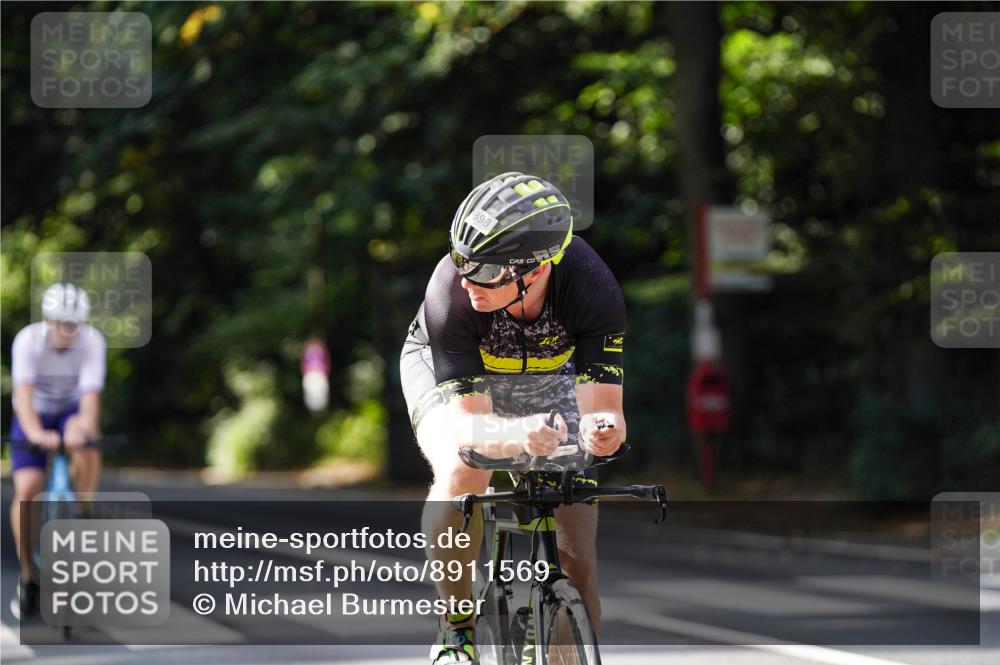 14.09.2025 - Stadtparktriathlon Michael Burmester http://msf.ph/oto/8911569 14.09.2025 11:12:33 Radfahren 818, 833, 836, 841, 867, 898 meine-sportfotos.de