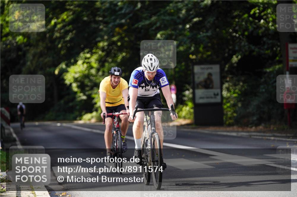 14.09.2025 - Stadtparktriathlon Michael Burmester http://msf.ph/oto/8911574 14.09.2025 11:12:39 Radfahren 833, 836, 841, 867 meine-sportfotos.de