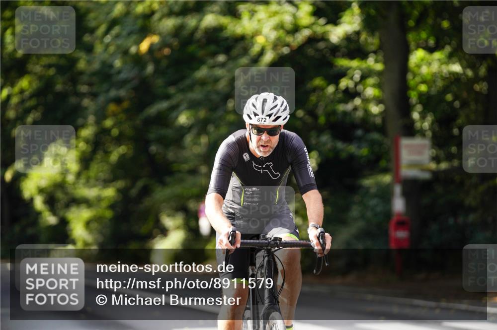 14.09.2025 - Stadtparktriathlon Michael Burmester http://msf.ph/oto/8911579 14.09.2025 11:12:55 Radfahren 872 meine-sportfotos.de