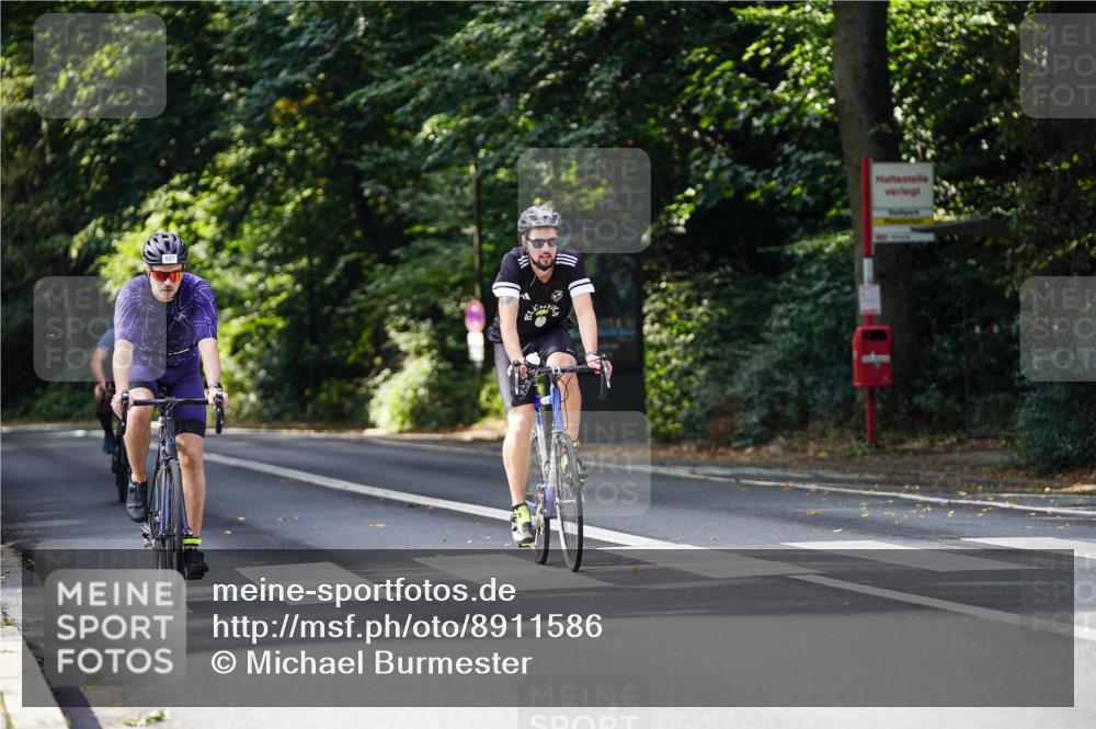 14.09.2025 - Stadtparktriathlon Michael Burmester http://msf.ph/oto/8911586 14.09.2025 11:13:12 Radfahren 827, 859, 861, 891, 973 meine-sportfotos.de