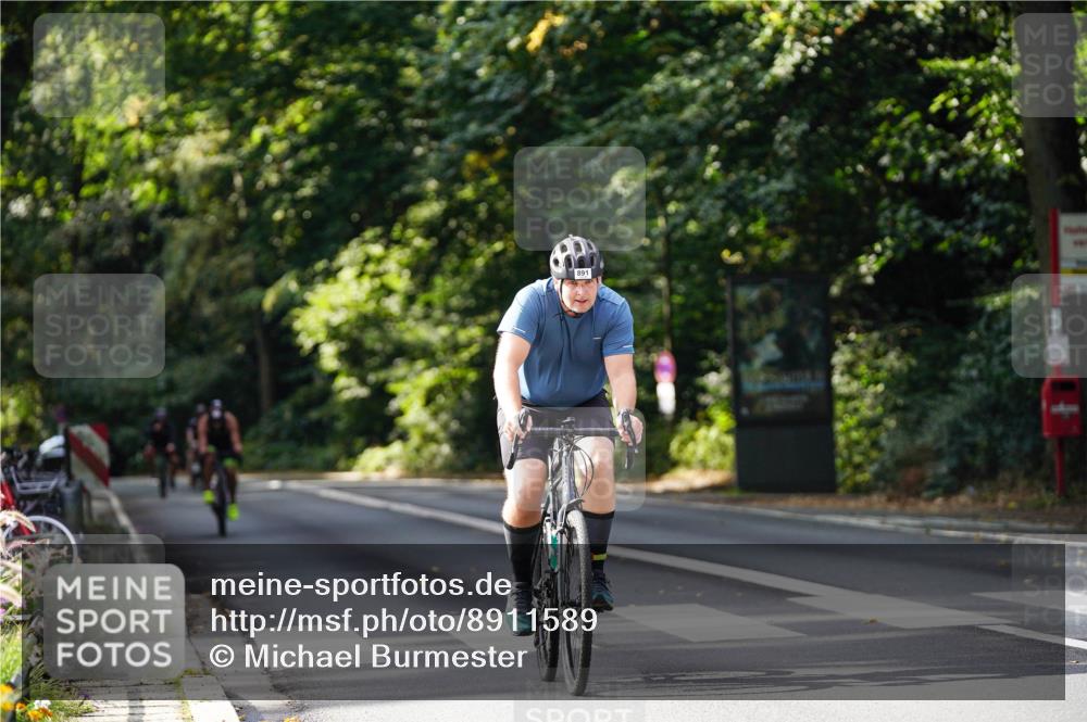 14.09.2025 - Stadtparktriathlon Michael Burmester http://msf.ph/oto/8911589 14.09.2025 11:13:15 Radfahren 827, 861, 891, 973 meine-sportfotos.de