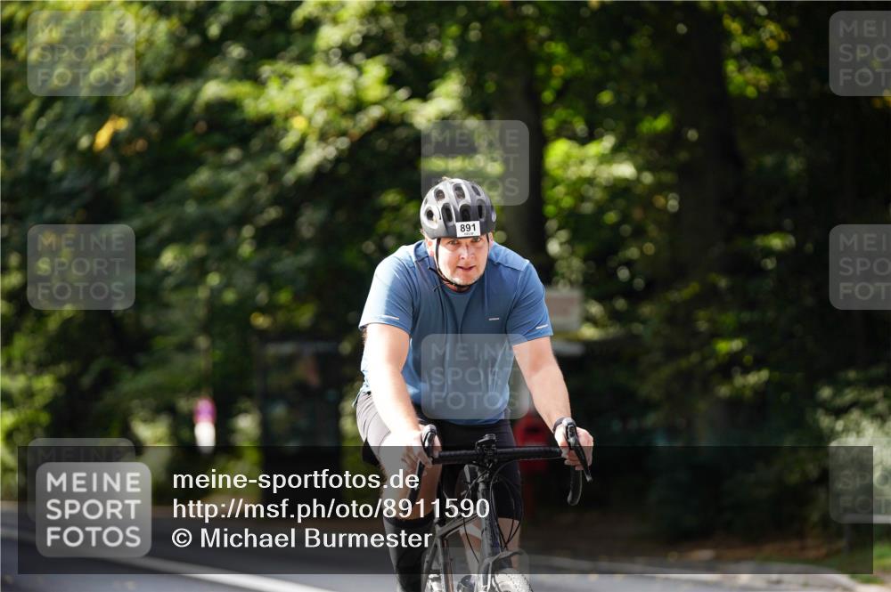 14.09.2025 - Stadtparktriathlon Michael Burmester http://msf.ph/oto/8911590 14.09.2025 11:13:16 Radfahren 827, 828, 861, 891, 973 meine-sportfotos.de