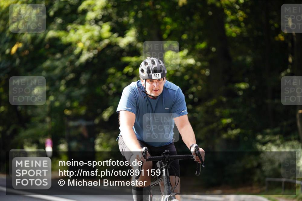 14.09.2025 - Stadtparktriathlon Michael Burmester http://msf.ph/oto/8911591 14.09.2025 11:13:16 Radfahren 827, 828, 861, 891, 973 meine-sportfotos.de