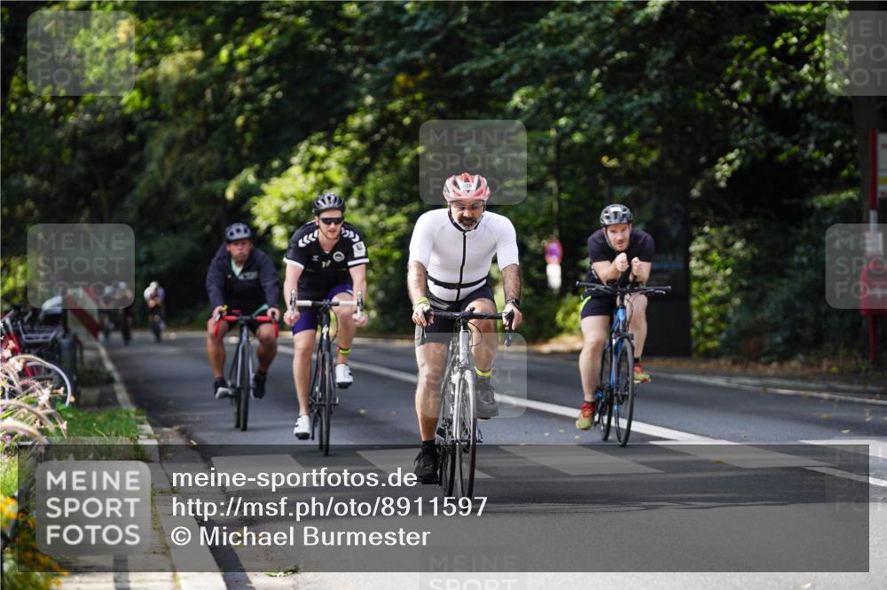 14.09.2025 - Stadtparktriathlon Michael Burmester http://msf.ph/oto/8911597 14.09.2025 11:13:24 Radfahren 776, 825, 828, 857, 897, 973 meine-sportfotos.de