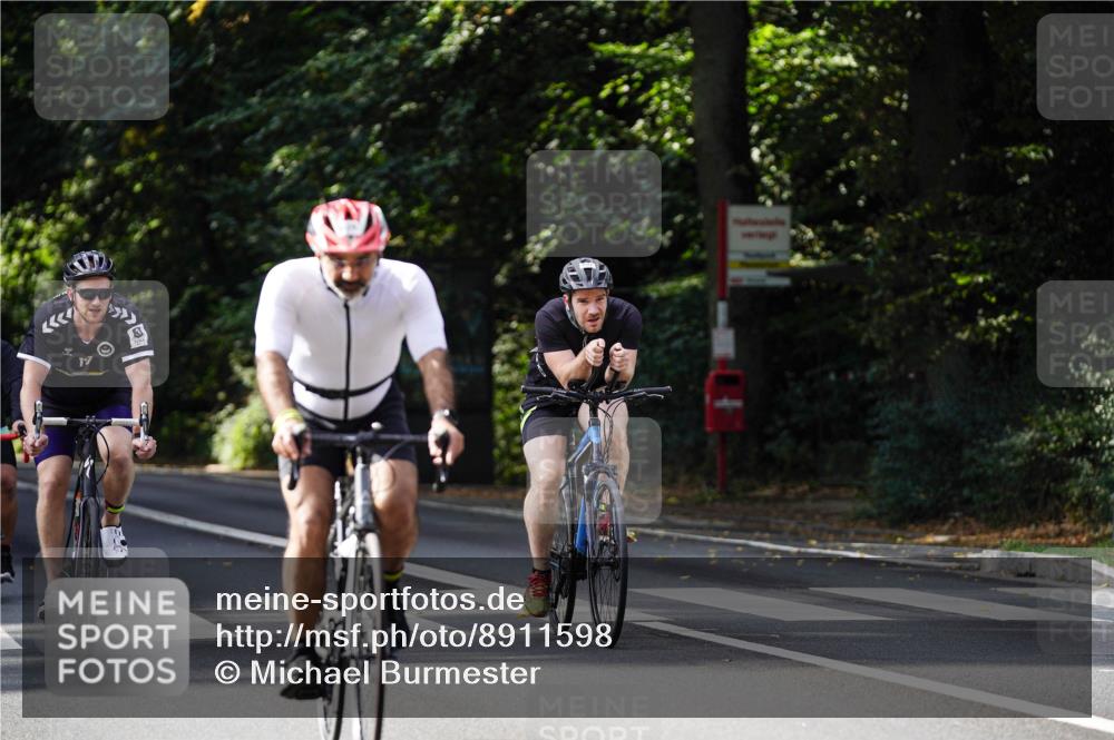 14.09.2025 - Stadtparktriathlon Michael Burmester http://msf.ph/oto/8911598 14.09.2025 11:13:24 Radfahren 776, 825, 828, 857, 897, 973 meine-sportfotos.de