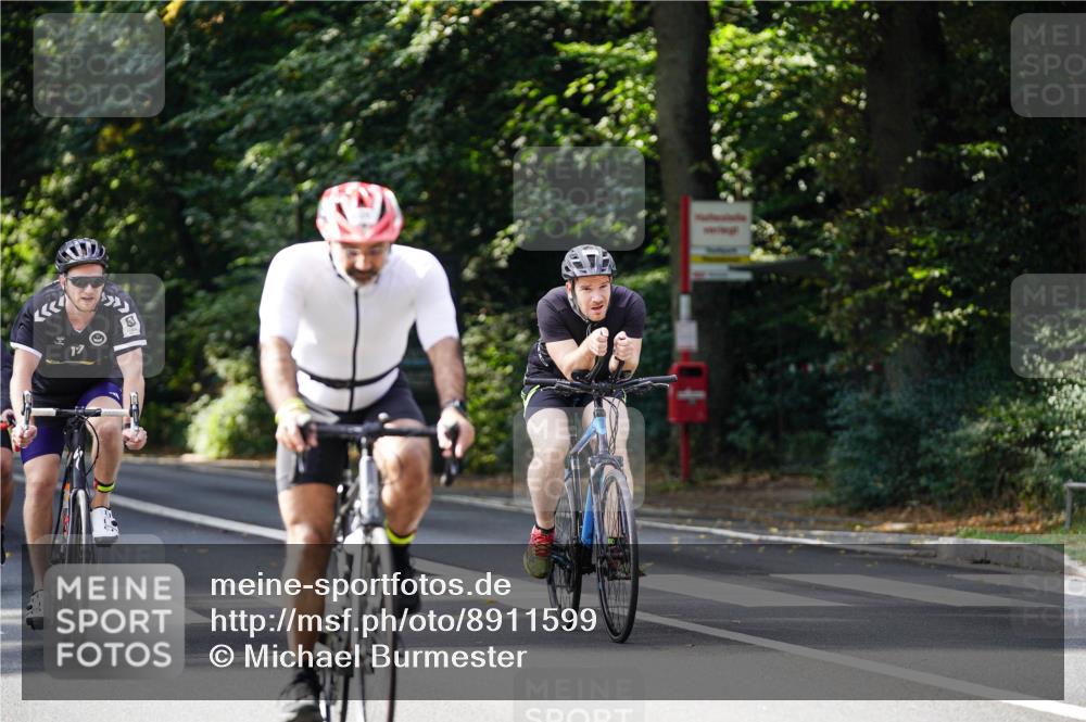 14.09.2025 - Stadtparktriathlon Michael Burmester http://msf.ph/oto/8911599 14.09.2025 11:13:24 Radfahren 776, 825, 828, 857, 897, 973 meine-sportfotos.de