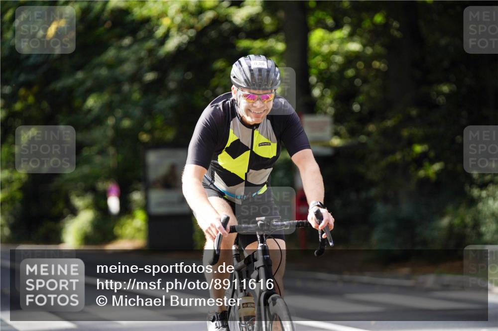 14.09.2025 - Stadtparktriathlon Michael Burmester http://msf.ph/oto/8911616 14.09.2025 11:13:59 Radfahren 838, 850, 855 meine-sportfotos.de