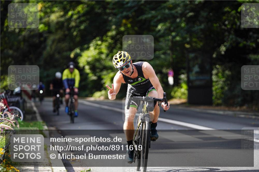 14.09.2025 - Stadtparktriathlon Michael Burmester http://msf.ph/oto/8911619 14.09.2025 11:14:06 Radfahren 744, 796, 824, 850, 873 meine-sportfotos.de