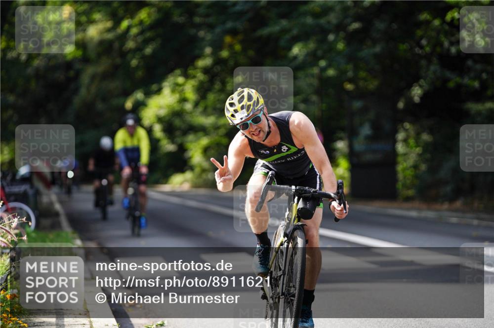 14.09.2025 - Stadtparktriathlon Michael Burmester http://msf.ph/oto/8911621 14.09.2025 11:14:06 Radfahren 744, 796, 824, 850, 873 meine-sportfotos.de
