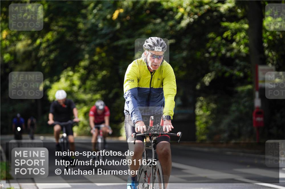 14.09.2025 - Stadtparktriathlon Michael Burmester http://msf.ph/oto/8911625 14.09.2025 11:14:09 Radfahren 744, 796, 824, 847, 850, 873, 1012 meine-sportfotos.de
