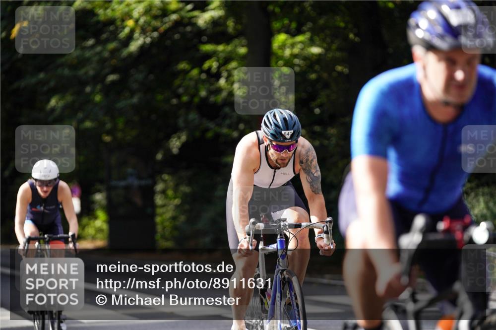 14.09.2025 - Stadtparktriathlon Michael Burmester http://msf.ph/oto/8911631 14.09.2025 11:14:15 Radfahren 744, 775, 796, 824, 847, 873, 1012 meine-sportfotos.de