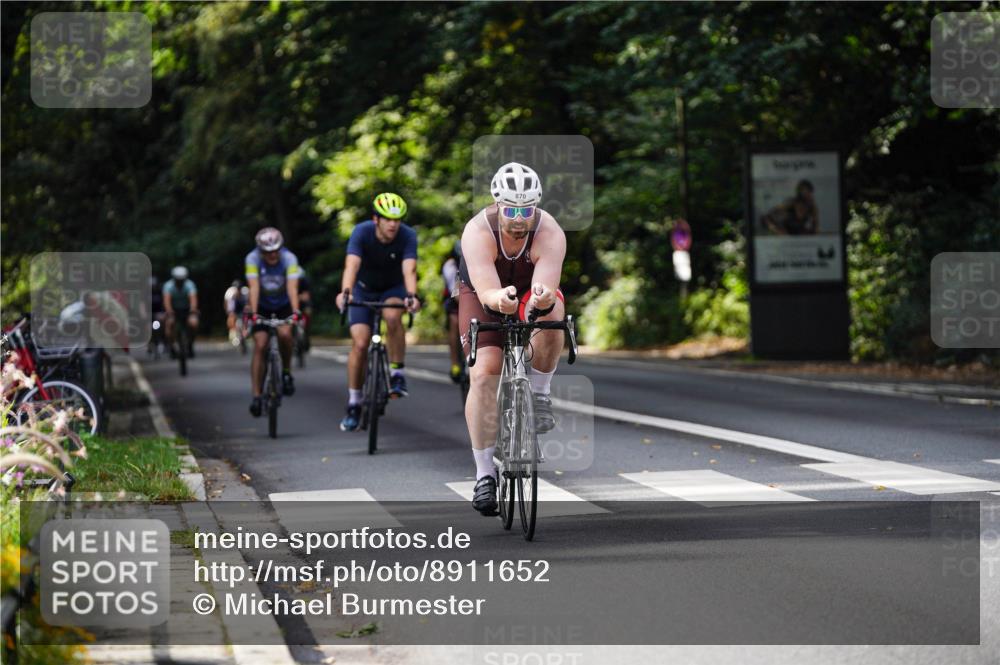 14.09.2025 - Stadtparktriathlon Michael Burmester http://msf.ph/oto/8911652 14.09.2025 11:15:23 Radfahren 756, 777, 842, 870, 880, 886, 921 meine-sportfotos.de
