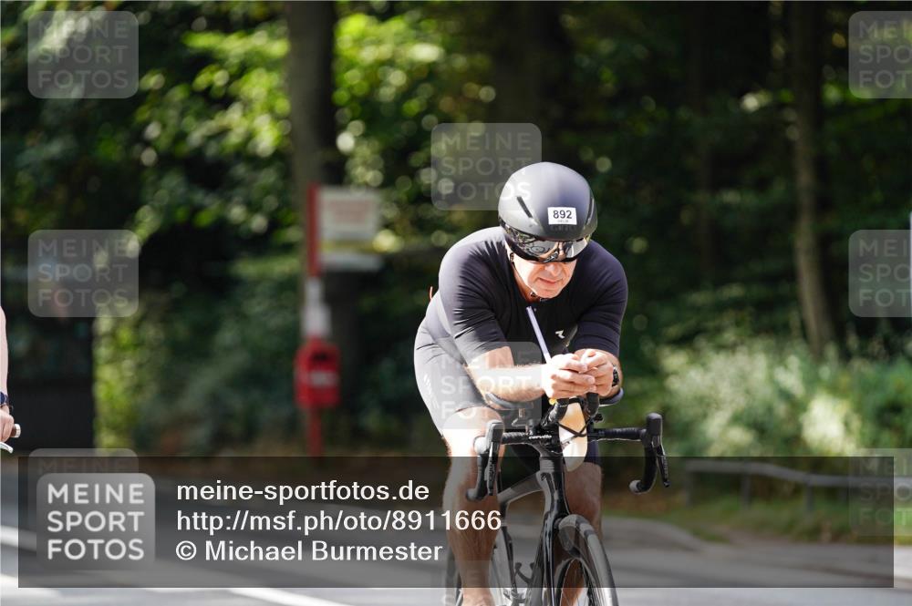 14.09.2025 - Stadtparktriathlon Michael Burmester http://msf.ph/oto/8911666 14.09.2025 11:15:35 Radfahren 777, 816, 829, 837, 880, 892, 901 meine-sportfotos.de