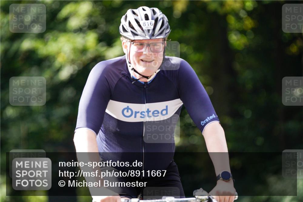 14.09.2025 - Stadtparktriathlon Michael Burmester http://msf.ph/oto/8911667 14.09.2025 11:15:36 Radfahren 777, 816, 829, 837, 858, 892, 901 meine-sportfotos.de