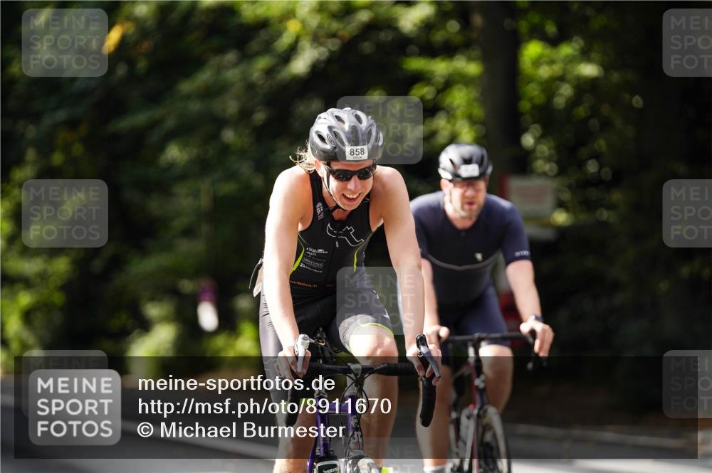 14.09.2025 - Stadtparktriathlon Michael Burmester http://msf.ph/oto/8911670 14.09.2025 11:15:45 Radfahren 739, 858, 875, 893, 918 meine-sportfotos.de