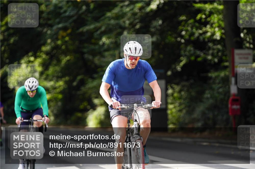 14.09.2025 - Stadtparktriathlon Michael Burmester http://msf.ph/oto/8911673 14.09.2025 11:15:49 Radfahren 739, 858, 875, 893, 918 meine-sportfotos.de