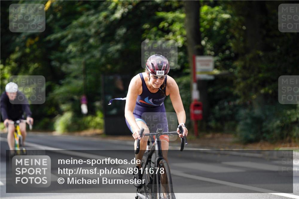 14.09.2025 - Stadtparktriathlon Michael Burmester http://msf.ph/oto/8911678 14.09.2025 11:16:03 Radfahren 878, 894, 915, 940 meine-sportfotos.de
