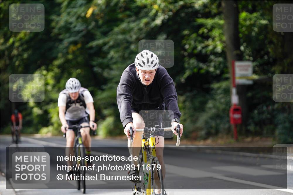 14.09.2025 - Stadtparktriathlon Michael Burmester http://msf.ph/oto/8911679 14.09.2025 11:16:04 Radfahren 878, 894, 915, 940 meine-sportfotos.de