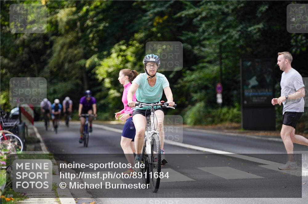14.09.2025 - Stadtparktriathlon Michael Burmester http://msf.ph/oto/8911684 14.09.2025 11:16:14 Radfahren 655, 808, 831, 851, 894, 943 meine-sportfotos.de